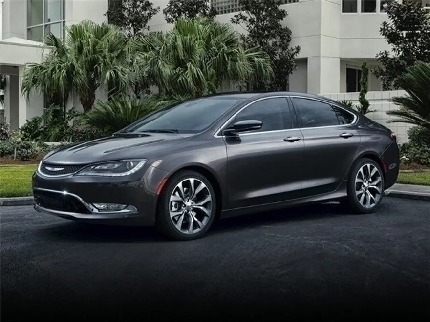 2015 Chrysler 200 C photo 1