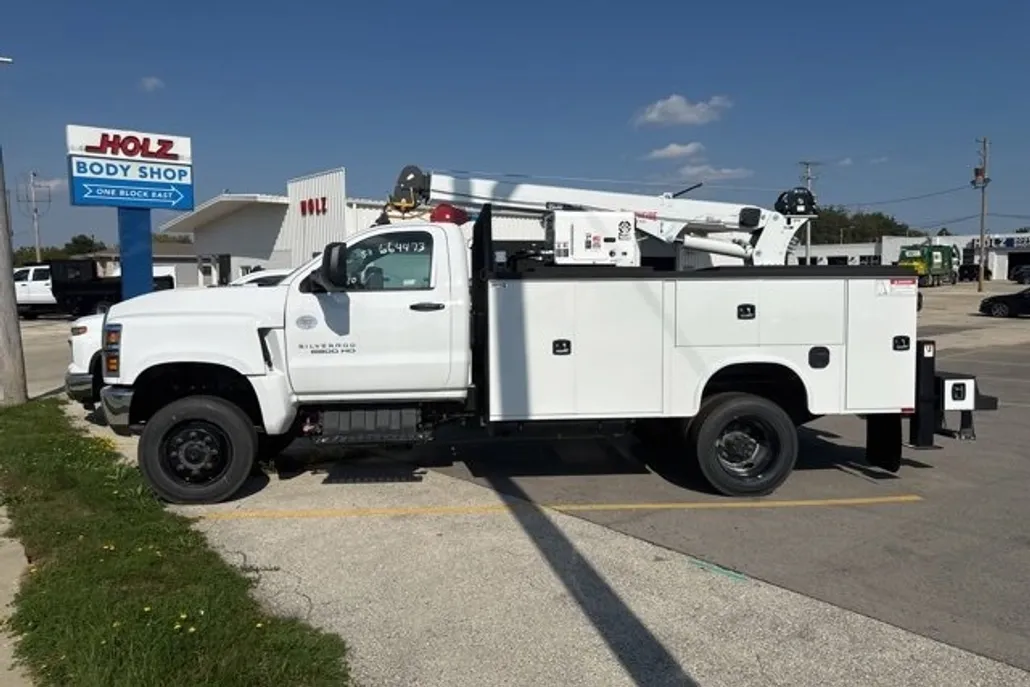 2024 Chevrolet Silverado 6500HD Work Truck photo 1