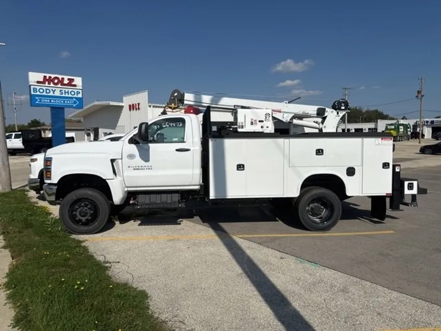 2024 Chevrolet Silverado 6500HD Work Truck photo 1