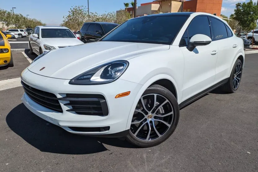 2023 Porsche Cayenne Coupe photo 1