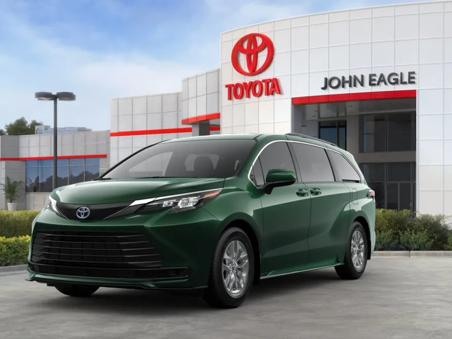 2025 Toyota Sienna LE photo 1