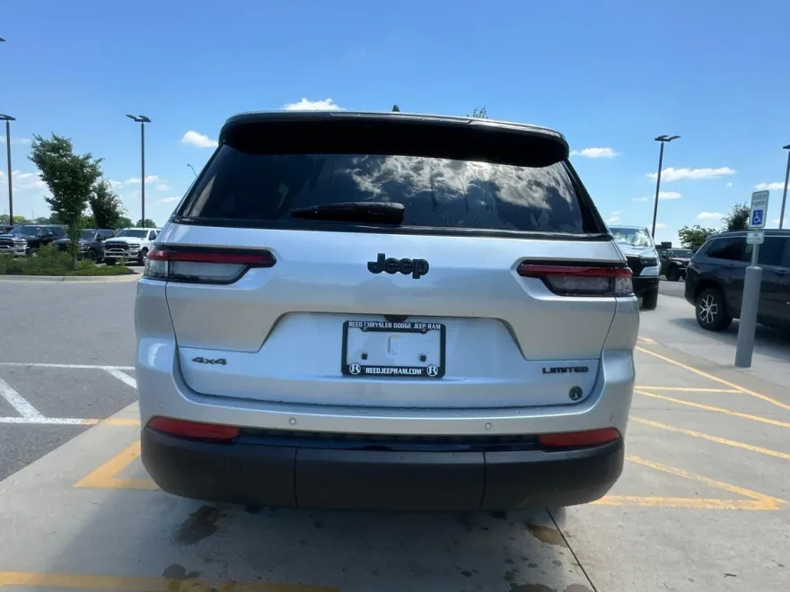 2025 Jeep Grand Cherokee Limited photo 1