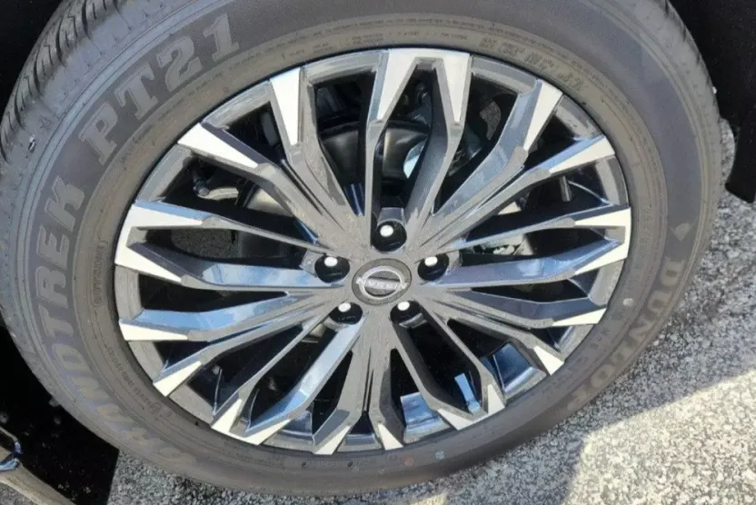2026 Nissan Rogue Platinum photo 1