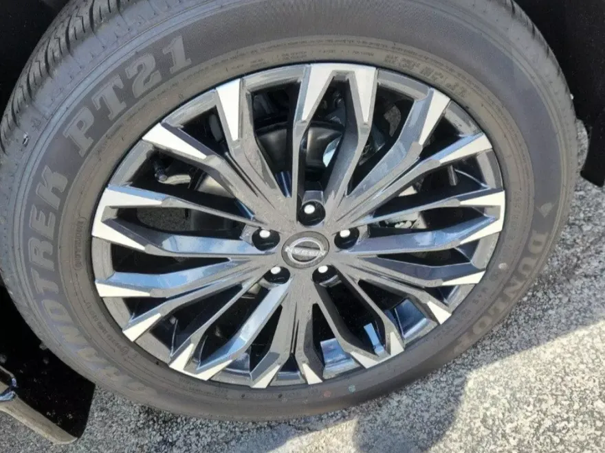 2026 Nissan Rogue Platinum photo 1