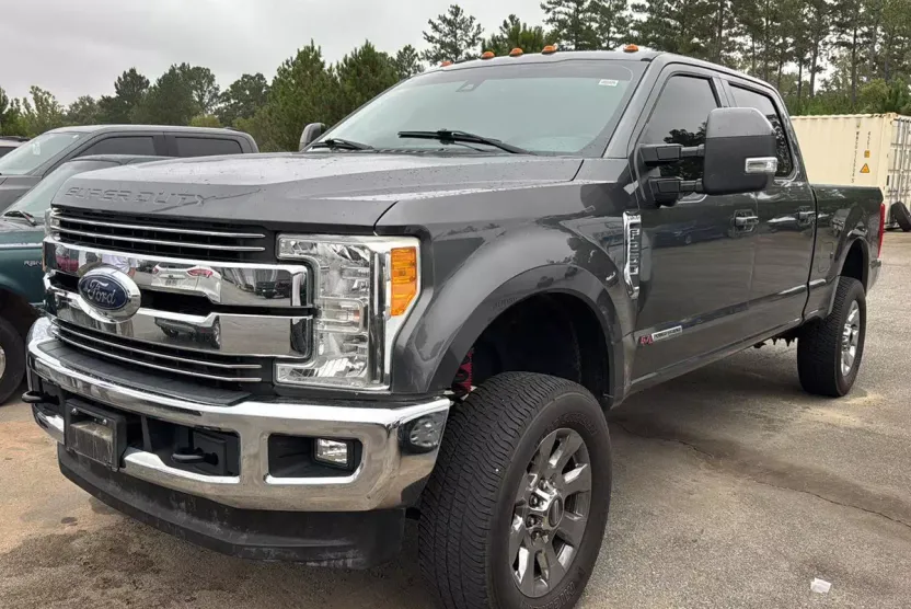 2017 Ford F-250 Lariat photo 1