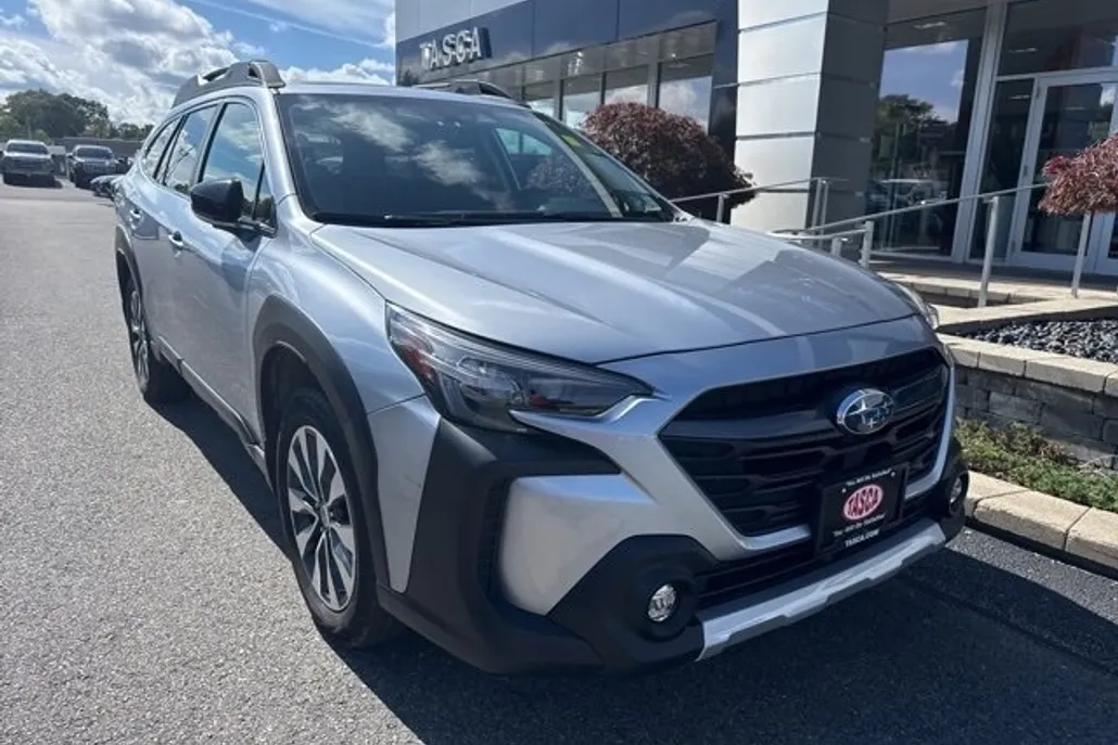 2023 Subaru Outback Limited photo 1