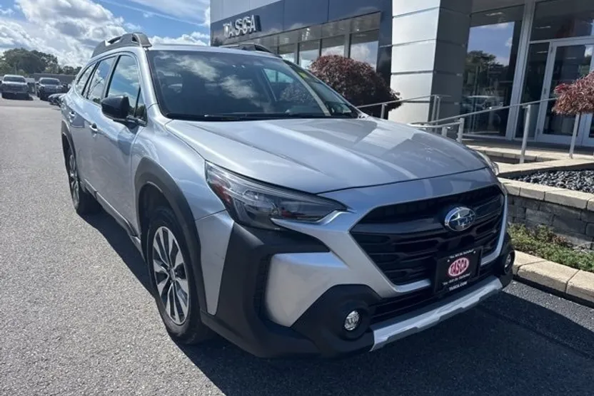 2023 Subaru Outback Limited photo 1