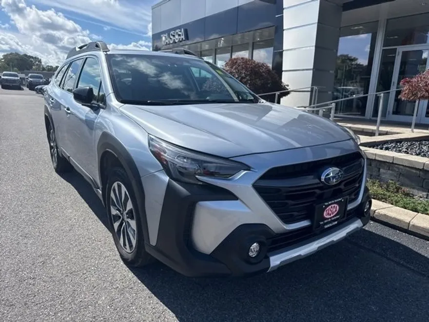 2023 Subaru Outback Limited photo 1