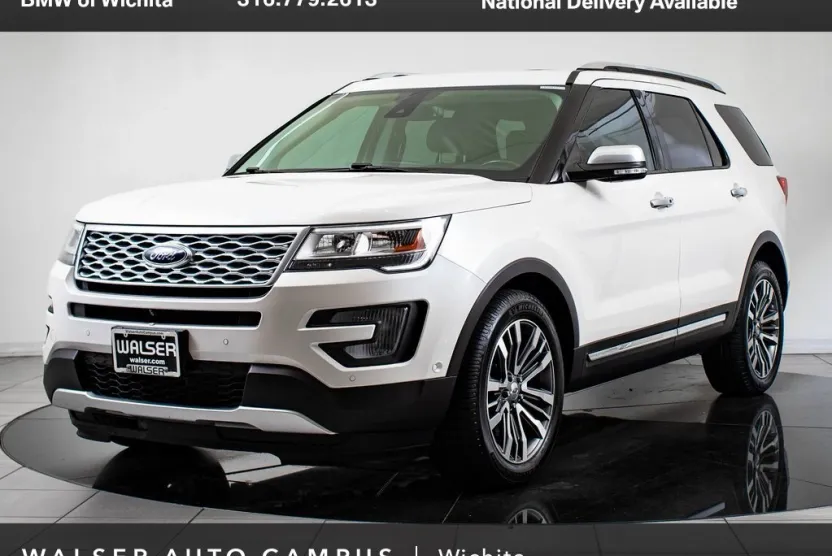 2017 Ford Explorer Platinum photo 1