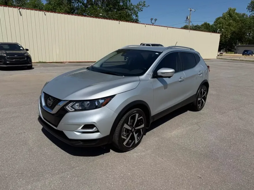 2022 Nissan Rogue Sport SL photo 1