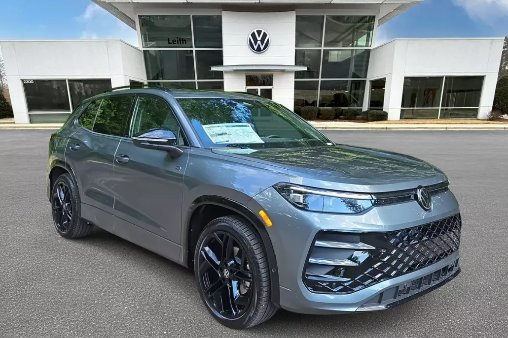 2025 Volkswagen Tiguan SE R-Line Black photo 1