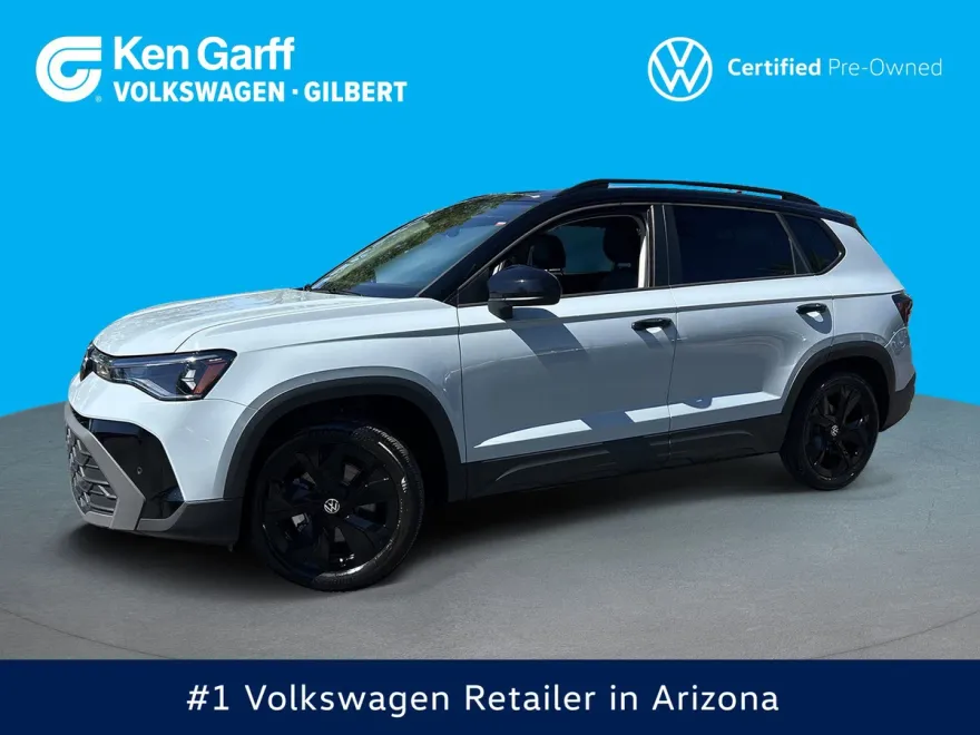 2025 Volkswagen Taos SE photo 1