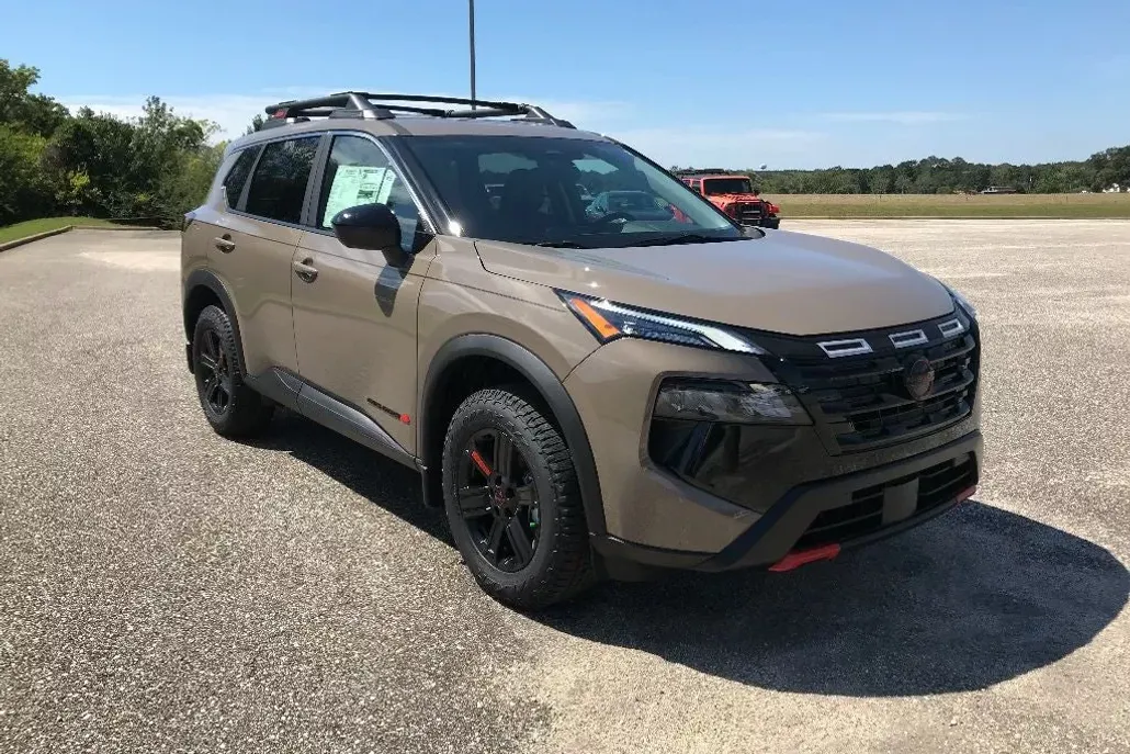 2026 Nissan Rogue SV photo 1