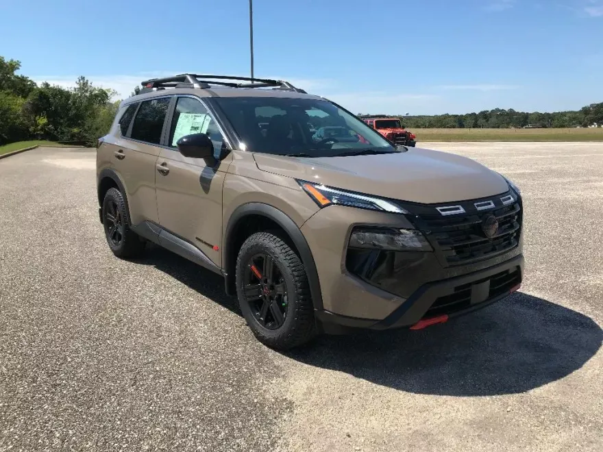 2026 Nissan Rogue SV photo 1