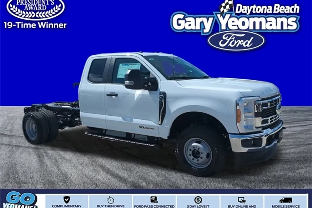 2025 Ford F-350 XL photo 1
