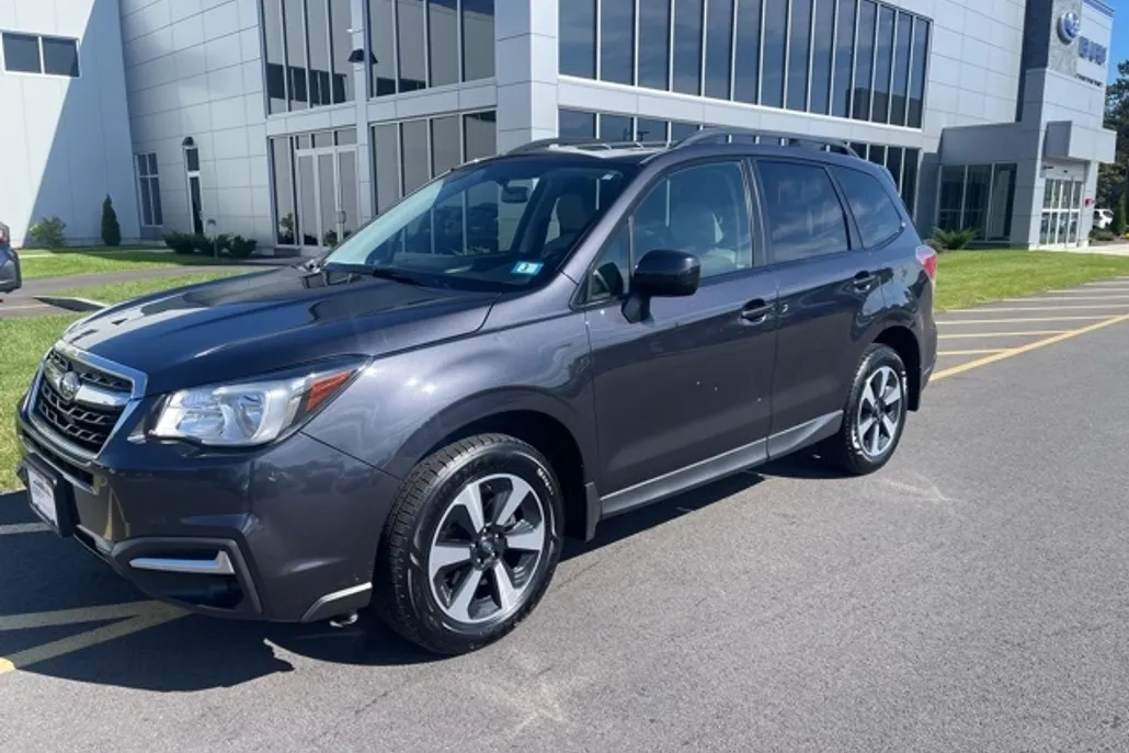 2018 Subaru Forester 2.5i Premium photo 1