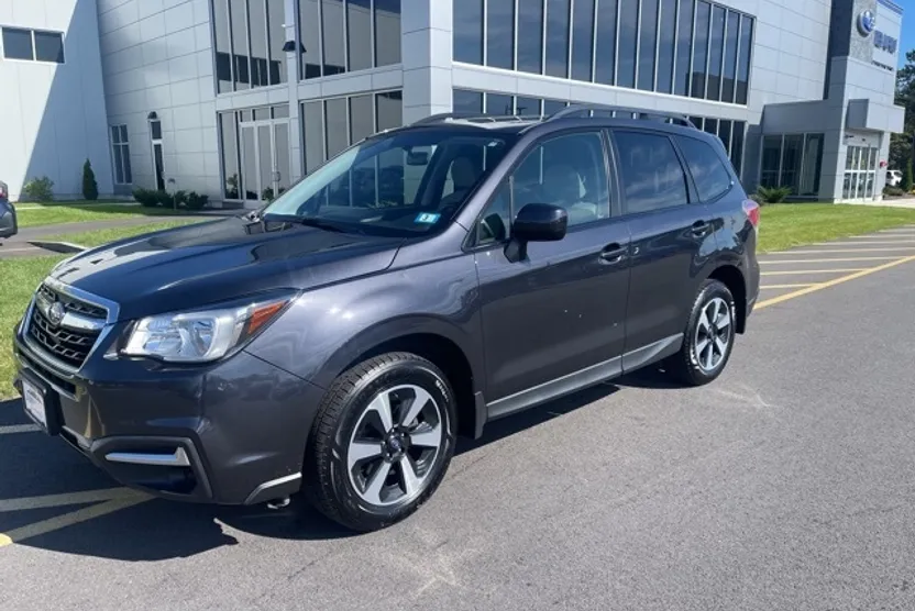 2018 Subaru Forester 2.5i Premium photo 1