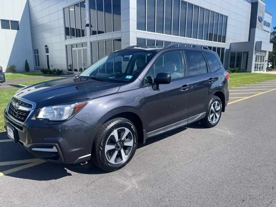 2018 Subaru Forester 2.5i Premium photo 1