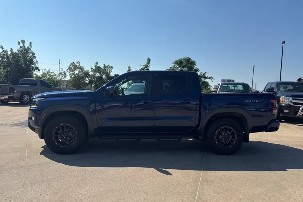 2022 Nissan Frontier PRO-X photo 1