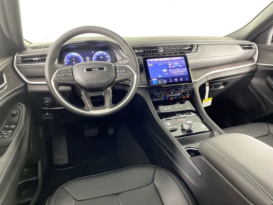2025 Jeep Grand Cherokee Limited photo 1