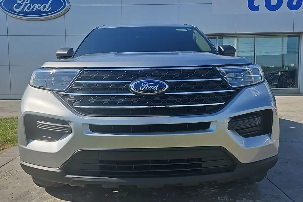 2024 Ford Explorer XLT photo 1