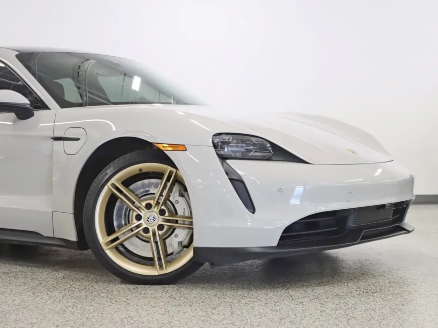 2024 Porsche Taycan 4S photo 1