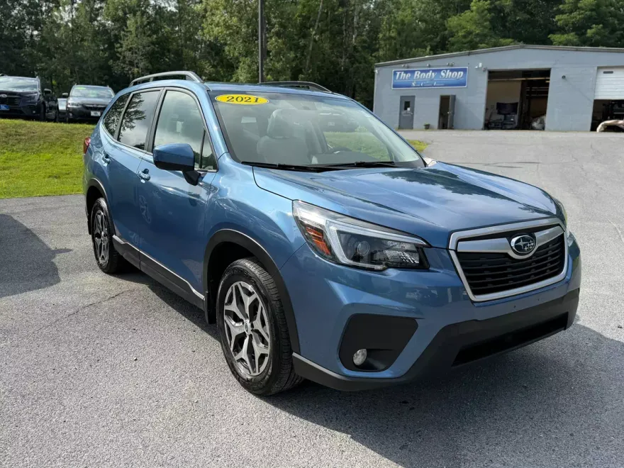 2021 Subaru Forester Premium photo 1