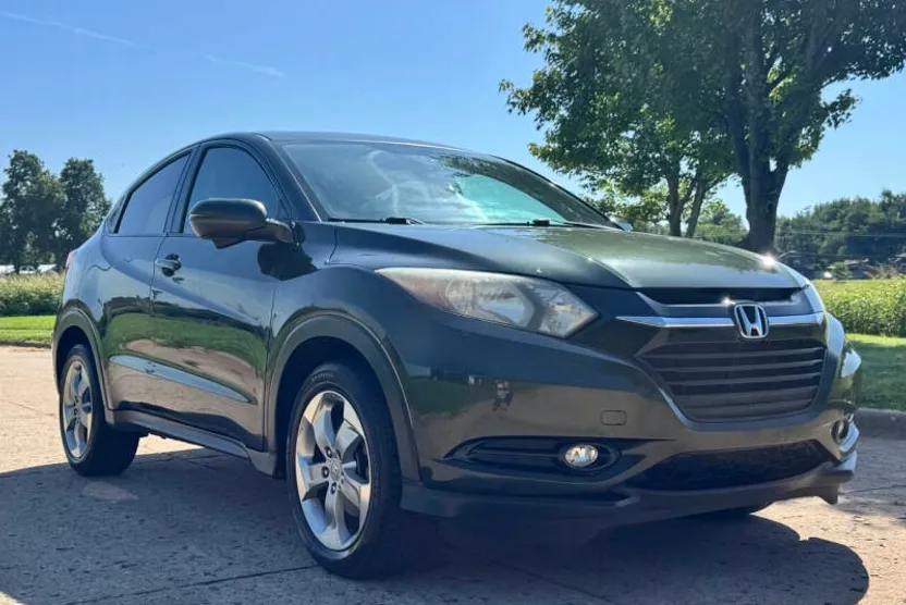 2017 Honda HR-V EX photo 1
