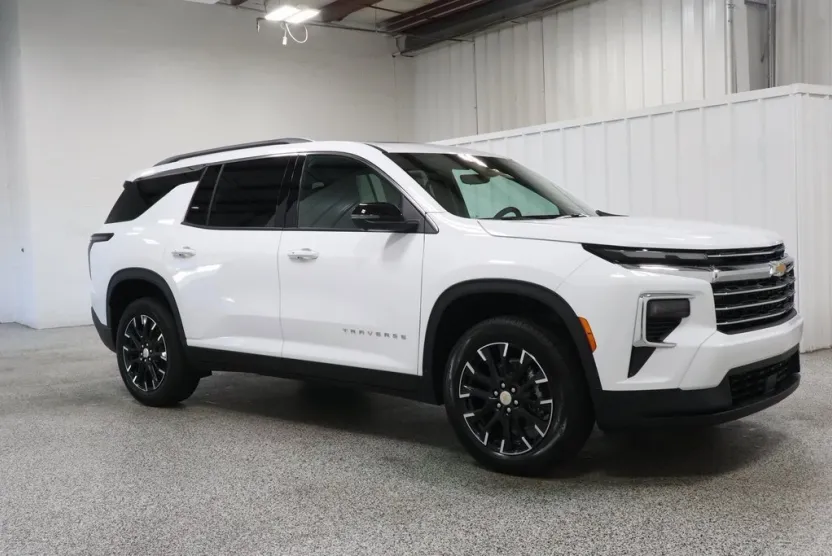 2026 Chevrolet Traverse photo 1