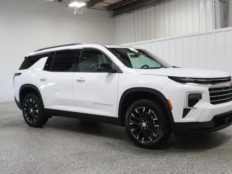 2026 Chevrolet Traverse photo 1