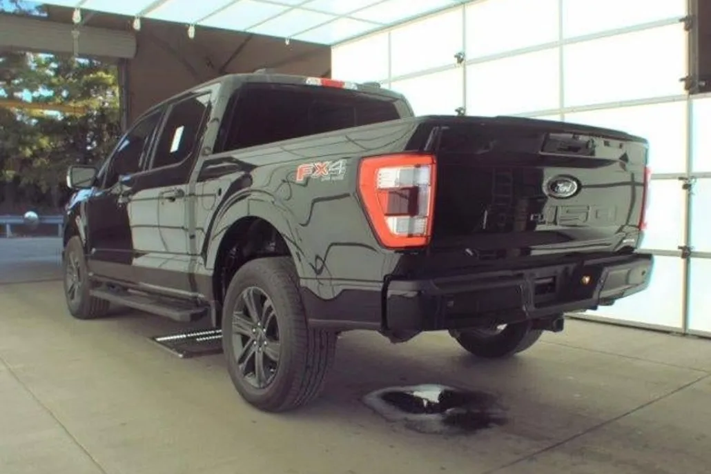 2023 Ford F-150 Lariat photo 1