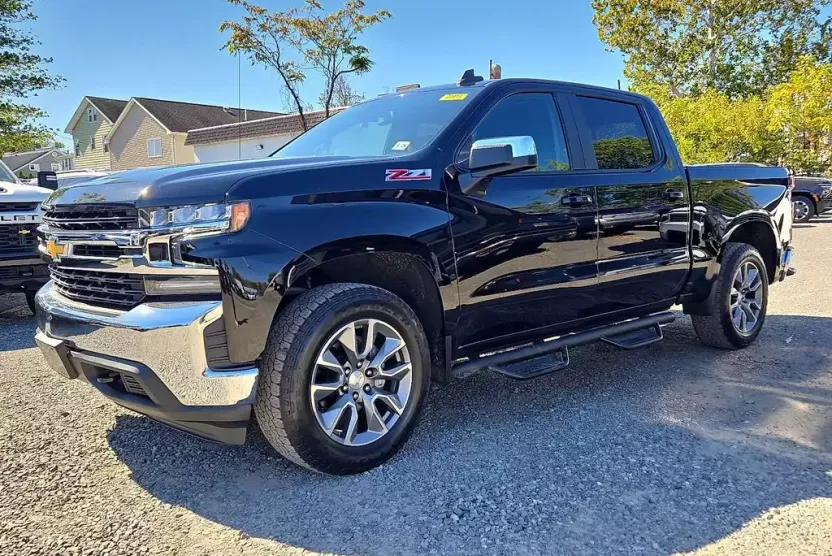 2021 Chevrolet Silverado 1500 LT photo 1