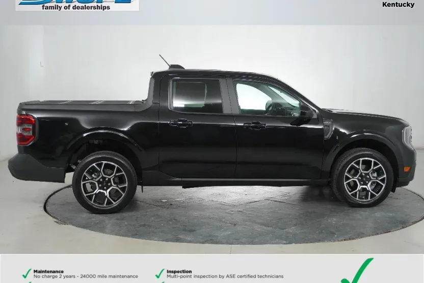 2025 Ford Maverick Lariat photo 1