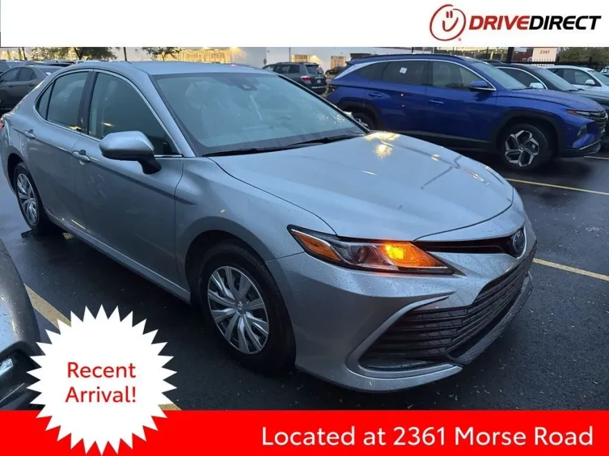 2024 Toyota Camry Hybrid LE photo 1
