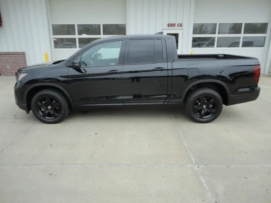 2023 Honda Ridgeline Black Edition photo 1
