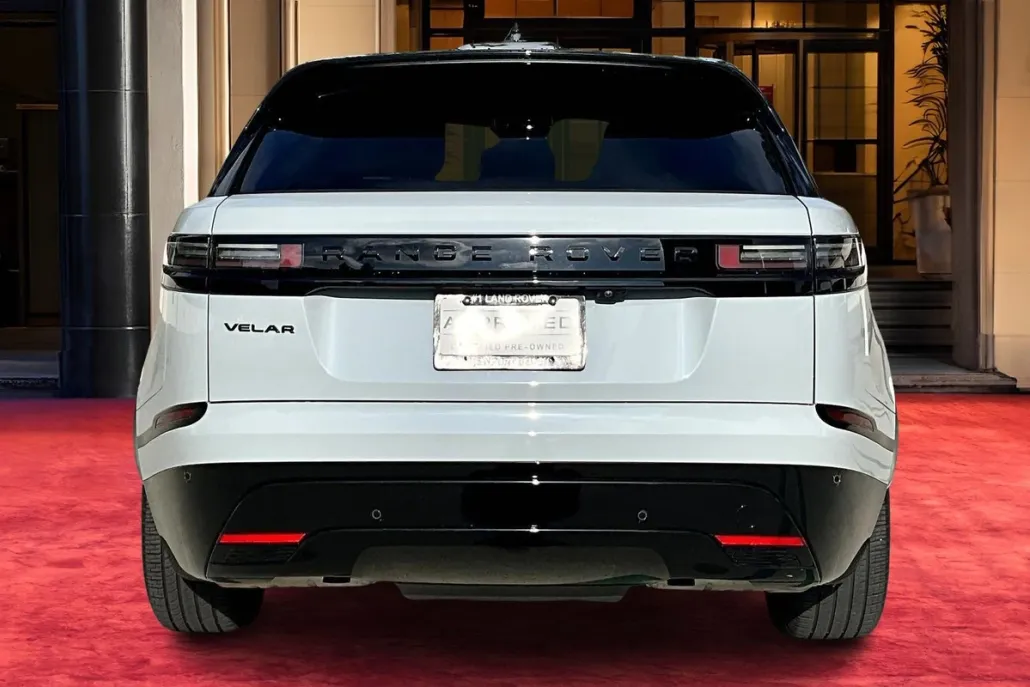 2025 Land Rover Range Rover Velar SE photo 1