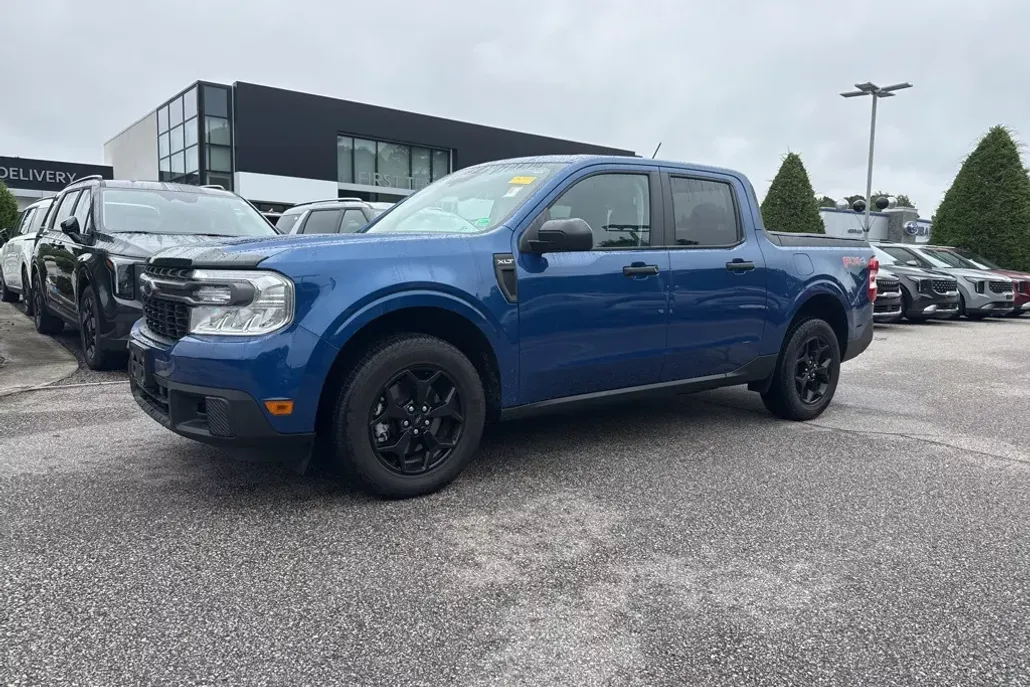 2024 Ford Maverick XLT photo 1
