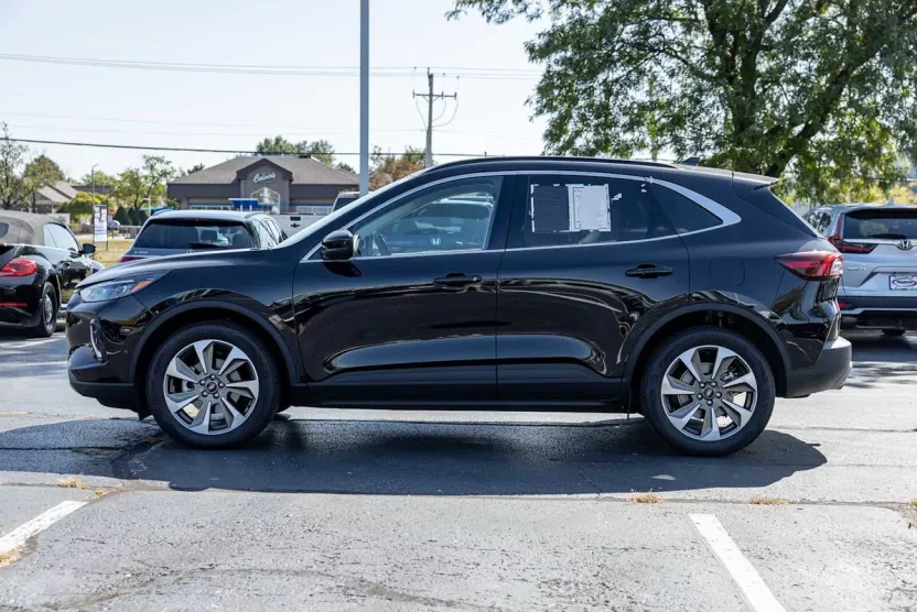 2023 Ford Escape Platinum photo 1