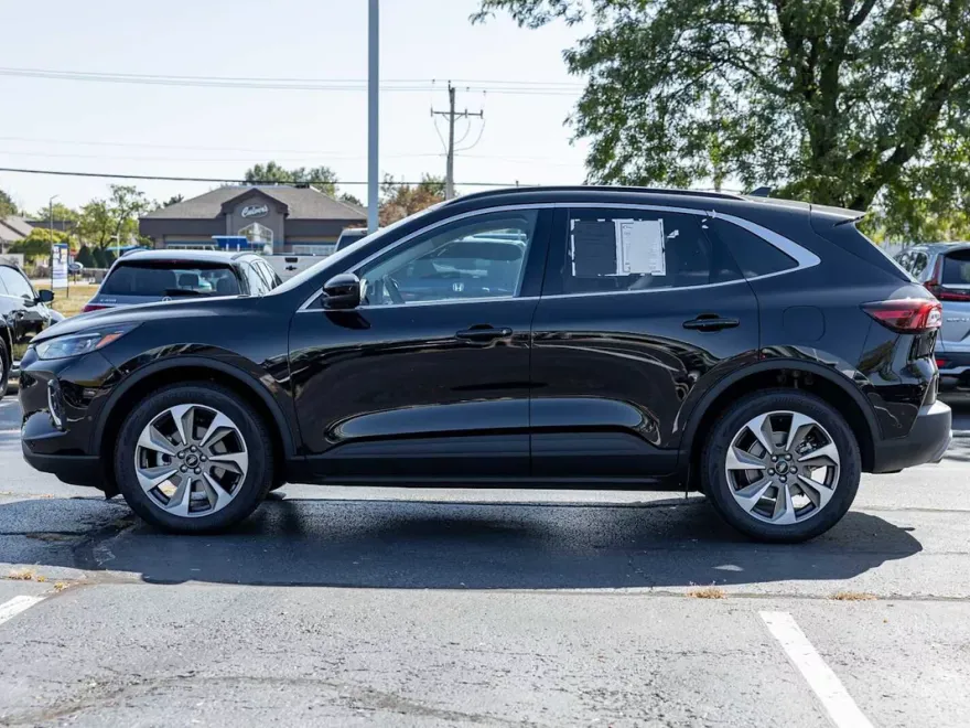 2023 Ford Escape Platinum photo 1