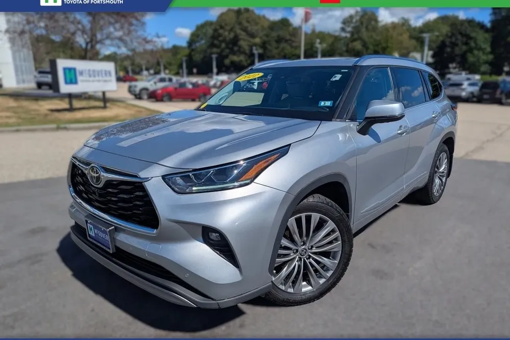 2022 Toyota Highlander Platinum photo 1