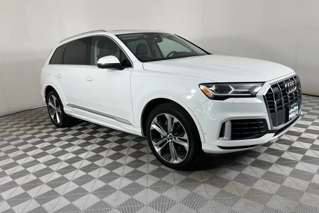 2022 Audi Q7 55 Premium Plus photo 1
