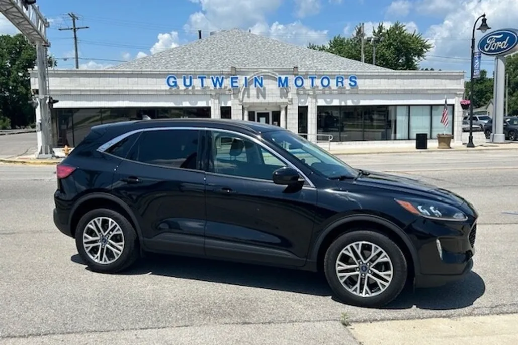 2022 Ford Escape SEL photo 1