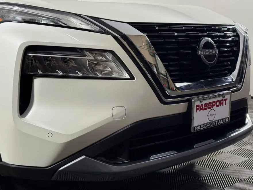 2023 Nissan Rogue SL photo 1