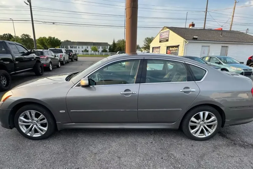 2009 Infiniti M35 photo 1