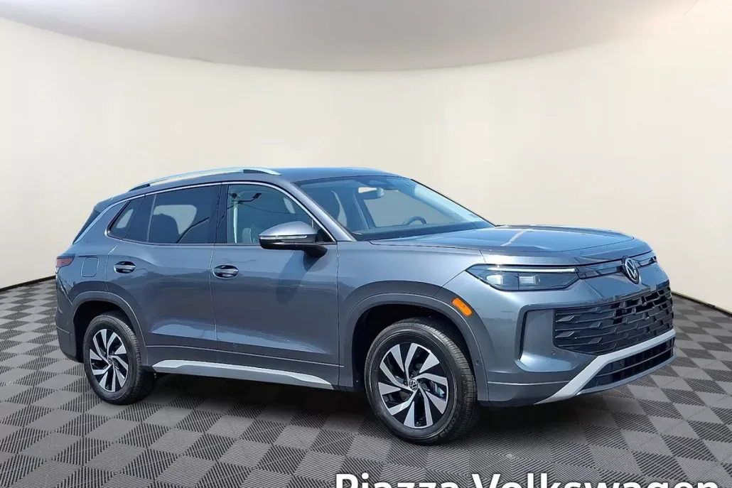 2025 Volkswagen Tiguan S photo 1