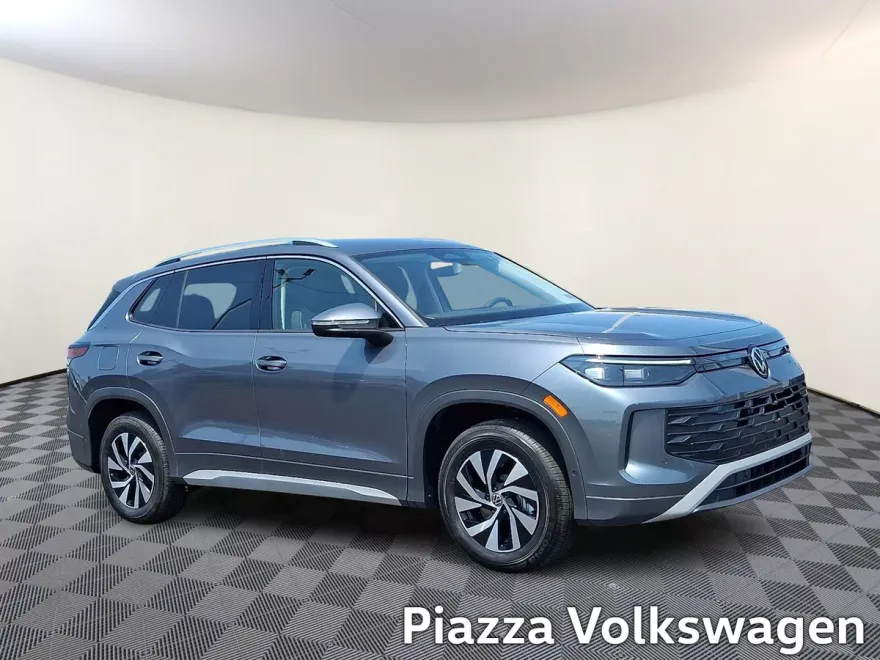 2025 Volkswagen Tiguan S photo 1