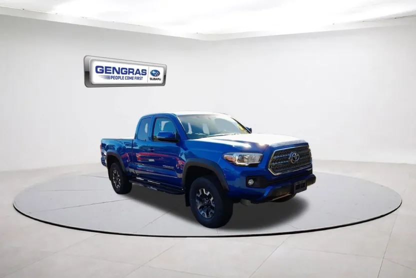 2017 Toyota Tacoma TRD photo 1