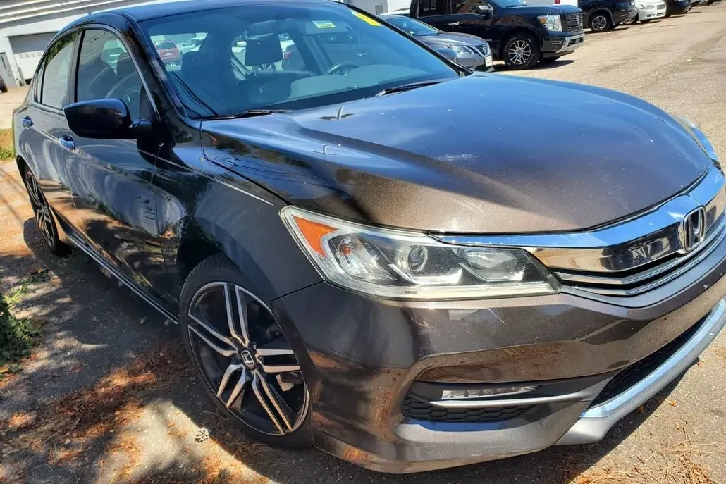 2017 Honda Accord Sport SE photo 1