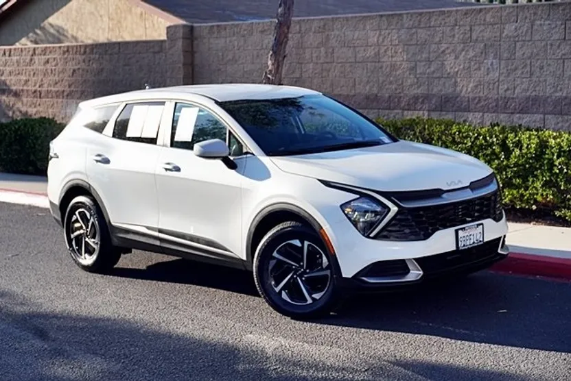 2023 Kia Sportage Hybrid LX photo 1