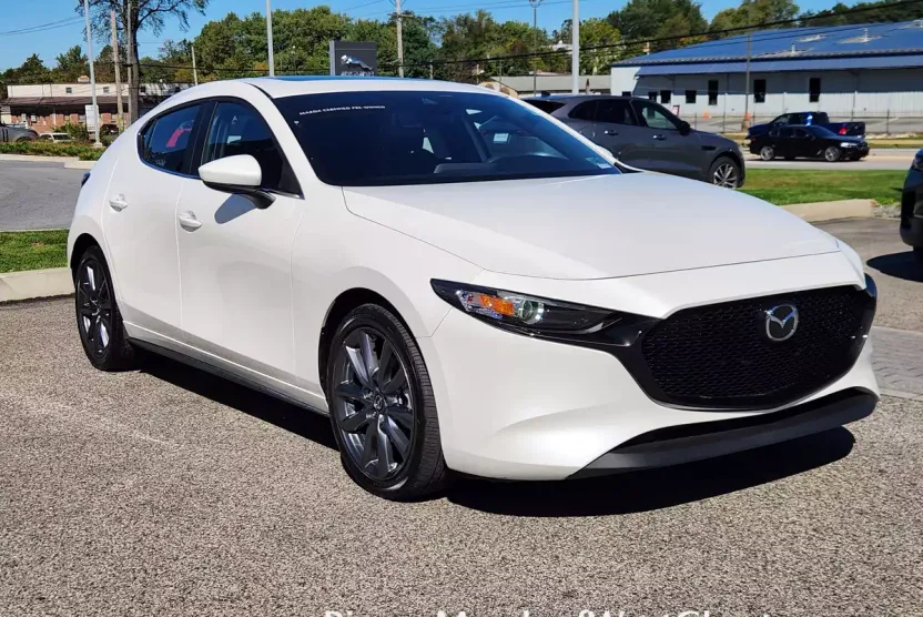 2021 Mazda Mazda3 Hatchback Preferred photo 1